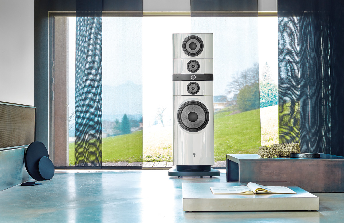 Floorstanding high end speakers